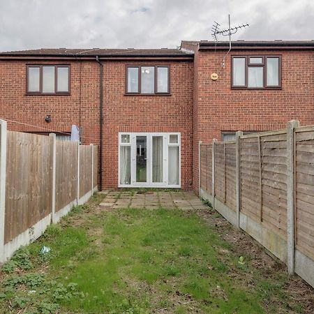 Lovely House In Dagenham / Barking With Free Parking, Wifi & Garden Exteriér fotografie
