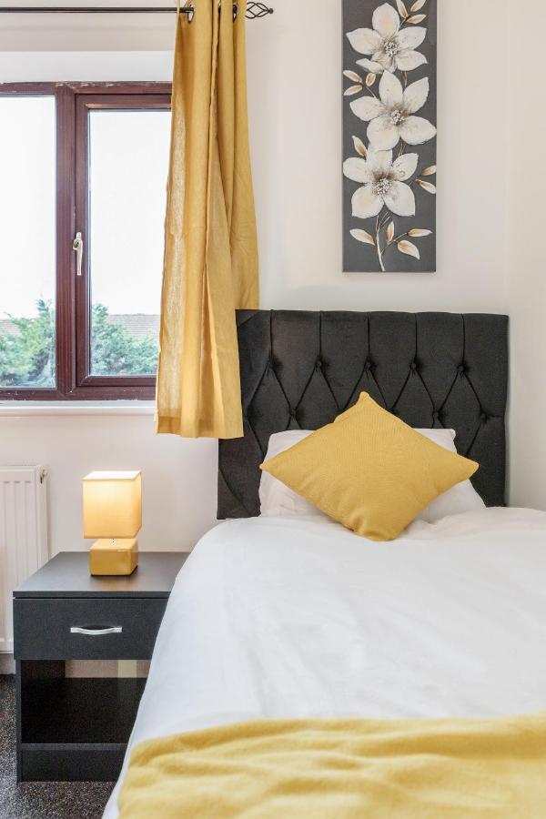 Lovely House In Dagenham / Barking With Free Parking, Wifi & Garden Exteriér fotografie