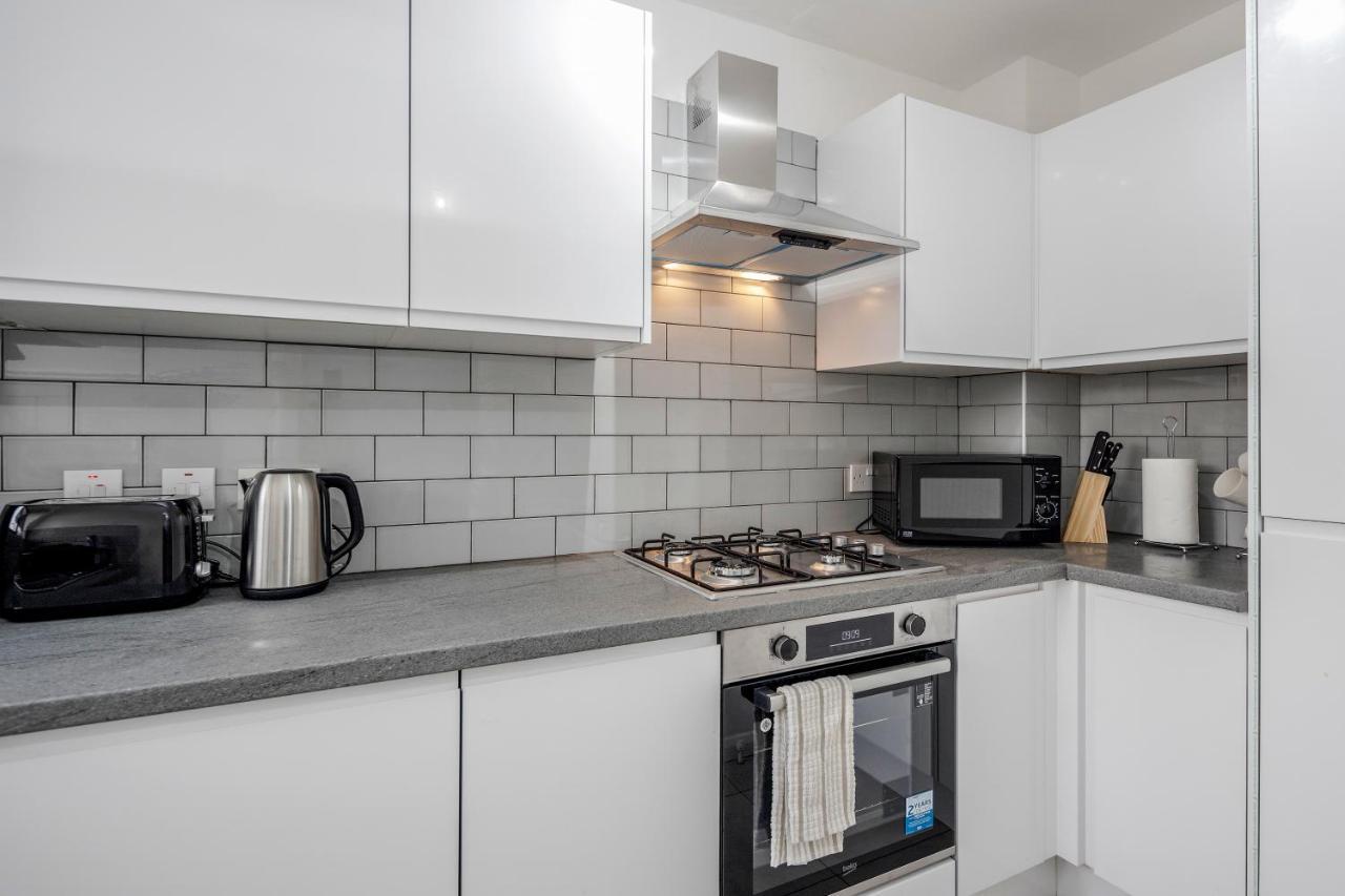 Lovely House In Dagenham / Barking With Free Parking, Wifi & Garden Exteriér fotografie