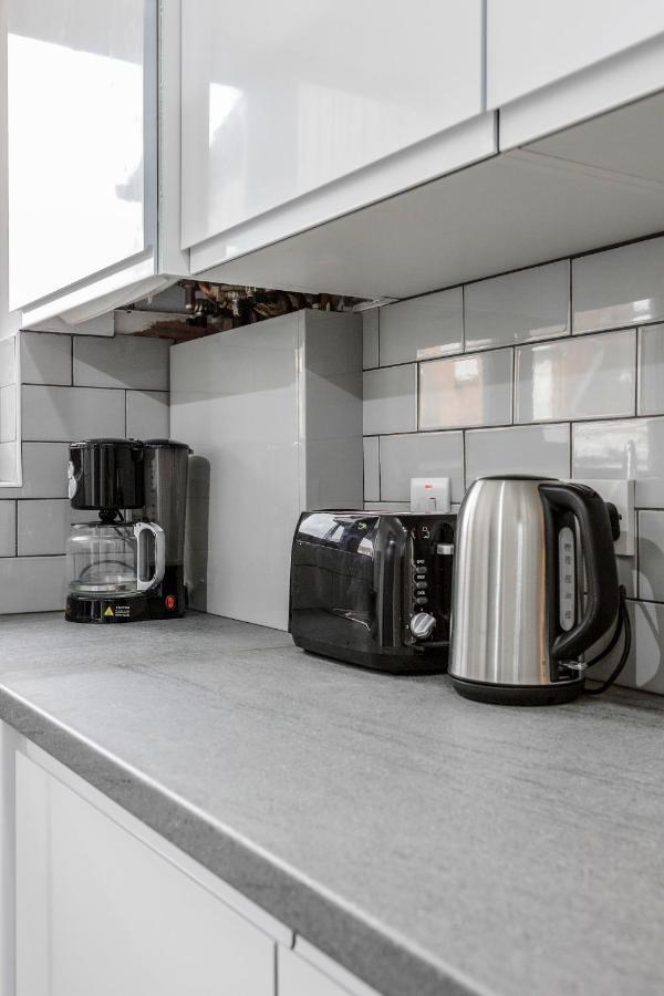 Lovely House In Dagenham / Barking With Free Parking, Wifi & Garden Exteriér fotografie