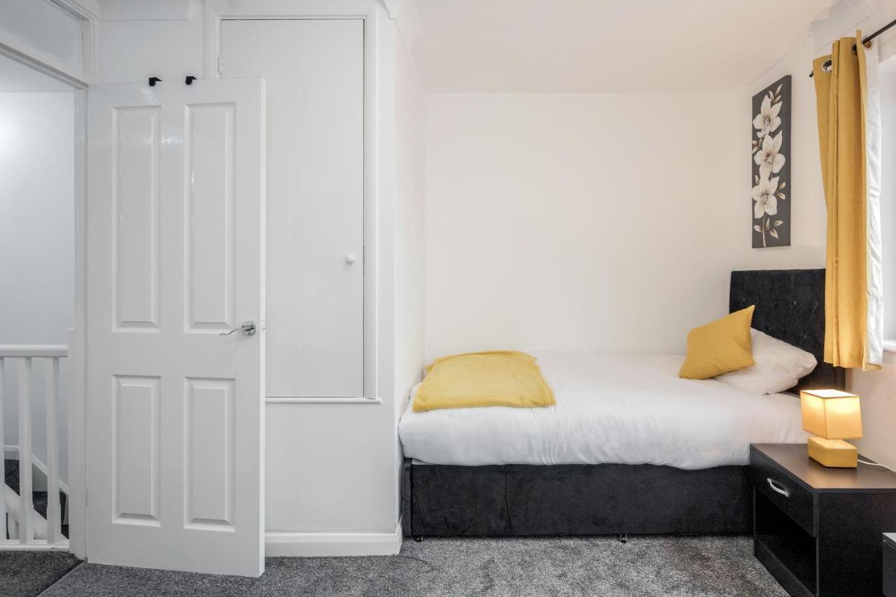 Lovely House In Dagenham / Barking With Free Parking, Wifi & Garden Exteriér fotografie