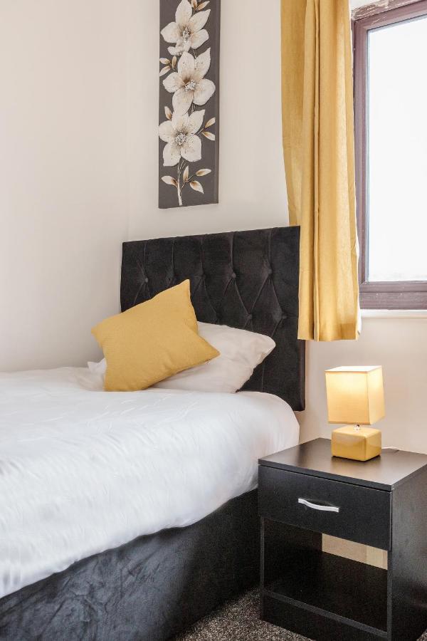 Lovely House In Dagenham / Barking With Free Parking, Wifi & Garden Exteriér fotografie