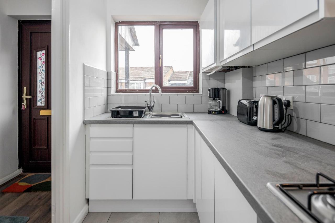 Lovely House In Dagenham / Barking With Free Parking, Wifi & Garden Exteriér fotografie