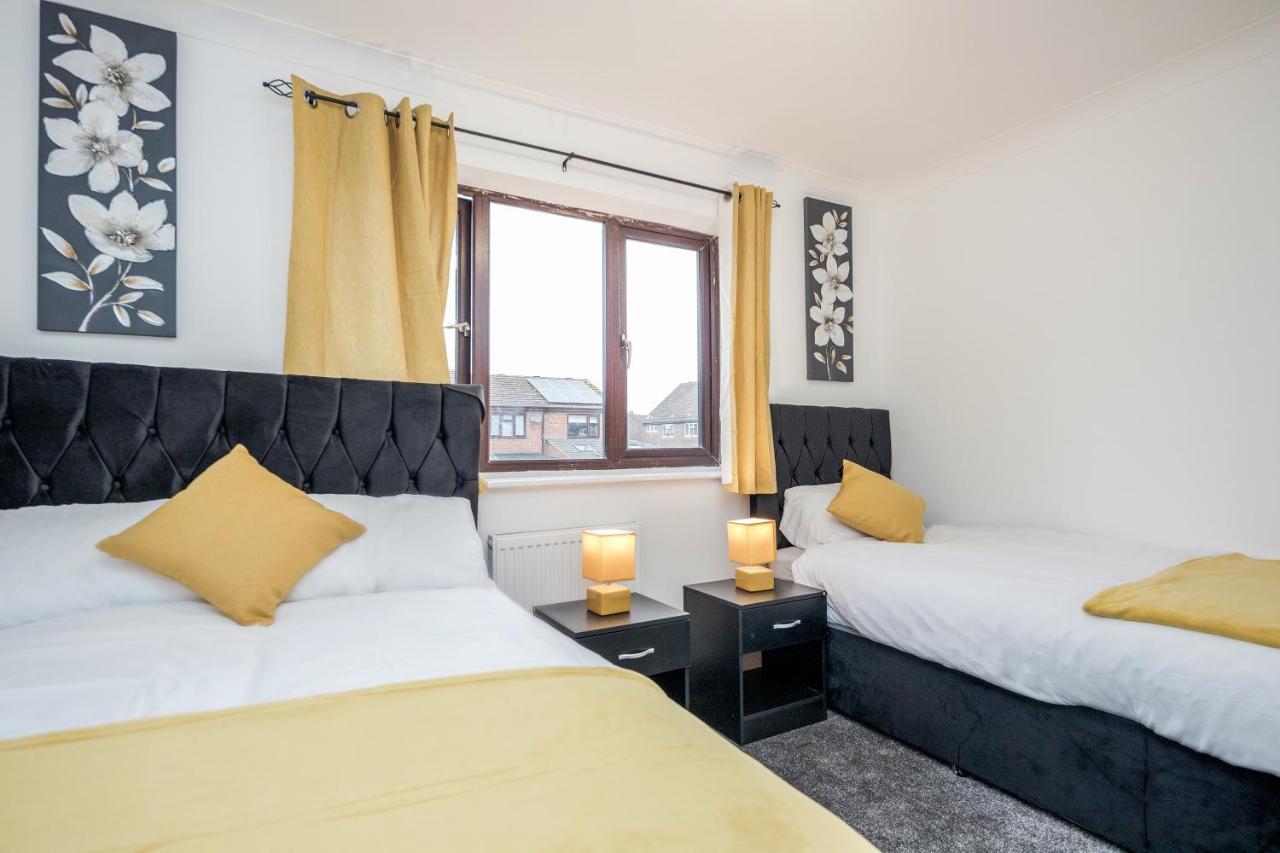Lovely House In Dagenham / Barking With Free Parking, Wifi & Garden Exteriér fotografie